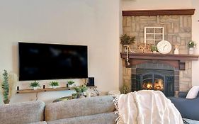 Huge Condo In Front Of Tremblant Ski Resort